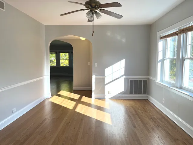 $2,100 | 8906 Ewing Avenue, Unit 2, Evanston, IL 60203