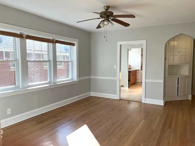 $2,100 | 8906 Ewing Avenue, Unit 2, Evanston, IL 60203