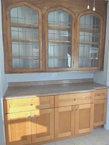 $2,100 | 8906 Ewing Avenue, Unit 2, Evanston, IL 60203