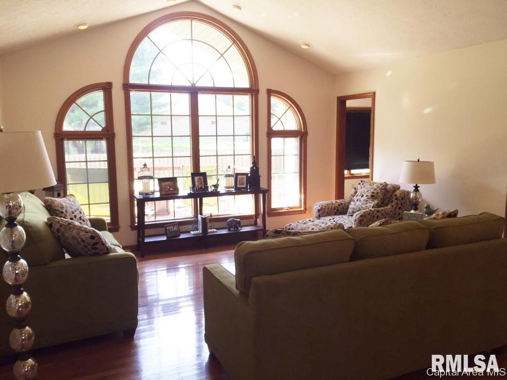 4016 Eagle Wing Road Springfield, IL 62711 - Photo 3 of 20