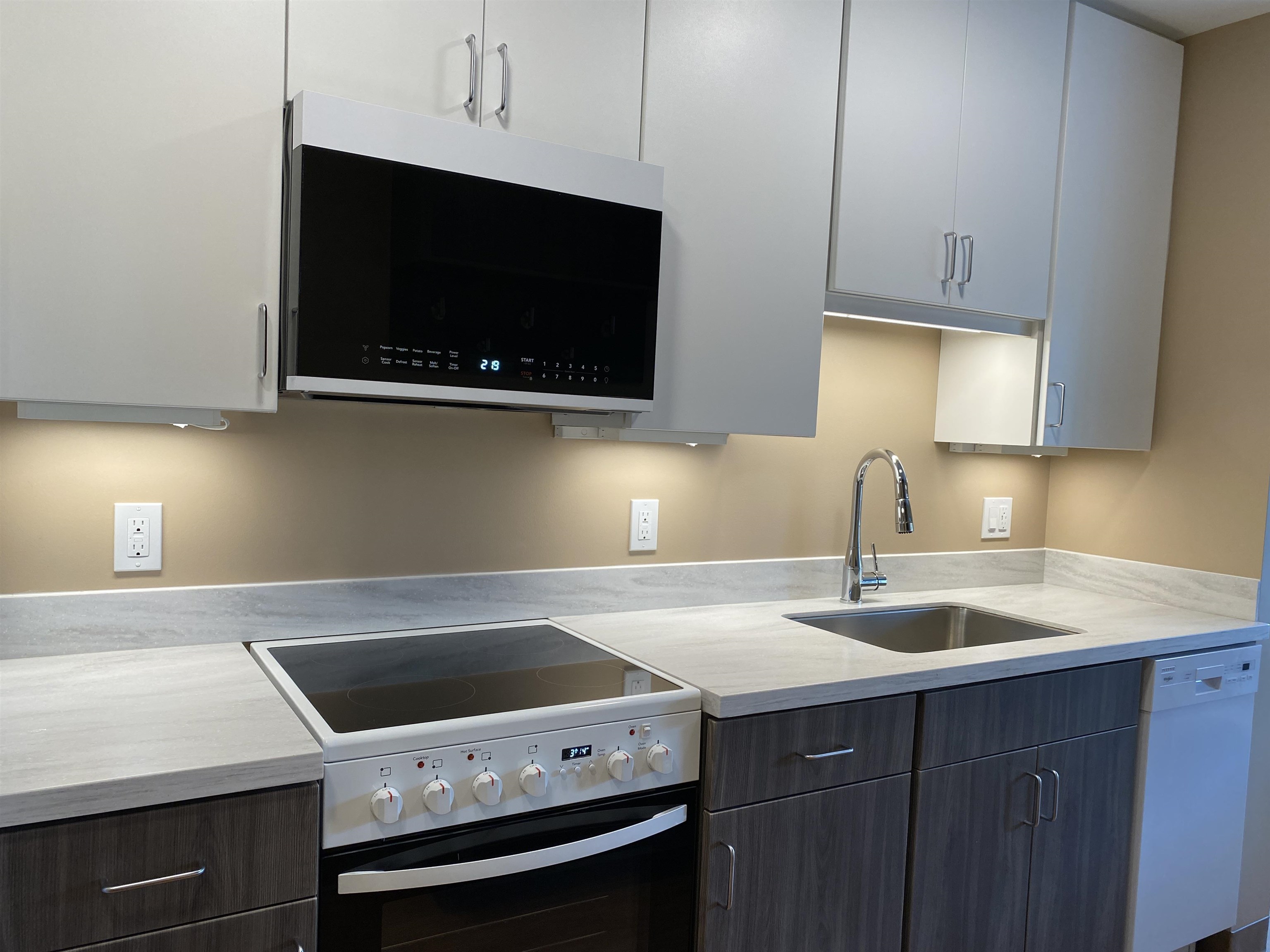 83 Hanover Street, Unit 508 Manchester, NH 03101 - Photo 24 of 46