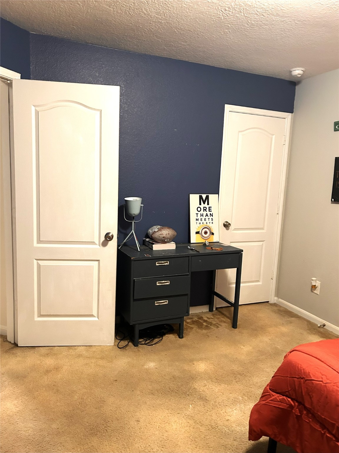 9839 Mills Field Drive Houston, TX 77070 - Photo 12 of 19 a room with furniture and window