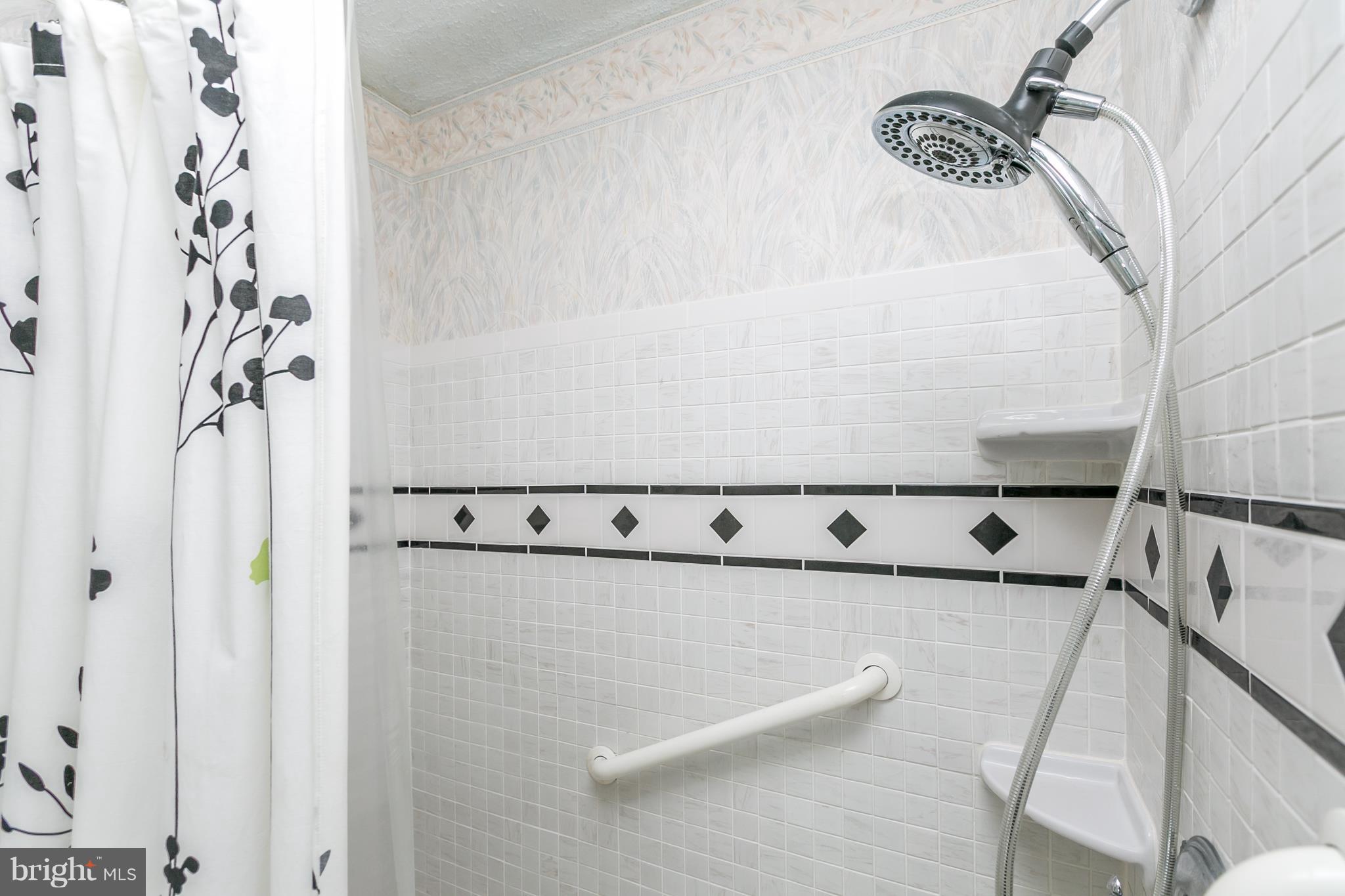 3423 Upton Road Baltimore, MD 21234 - Photo 17 of 25 Classic Black & White