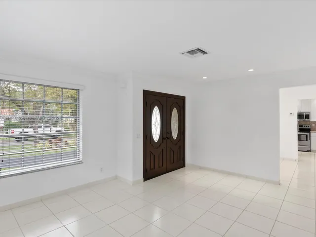 $4,975 | 911 Pizarro Street, Coral Gables, FL 33134