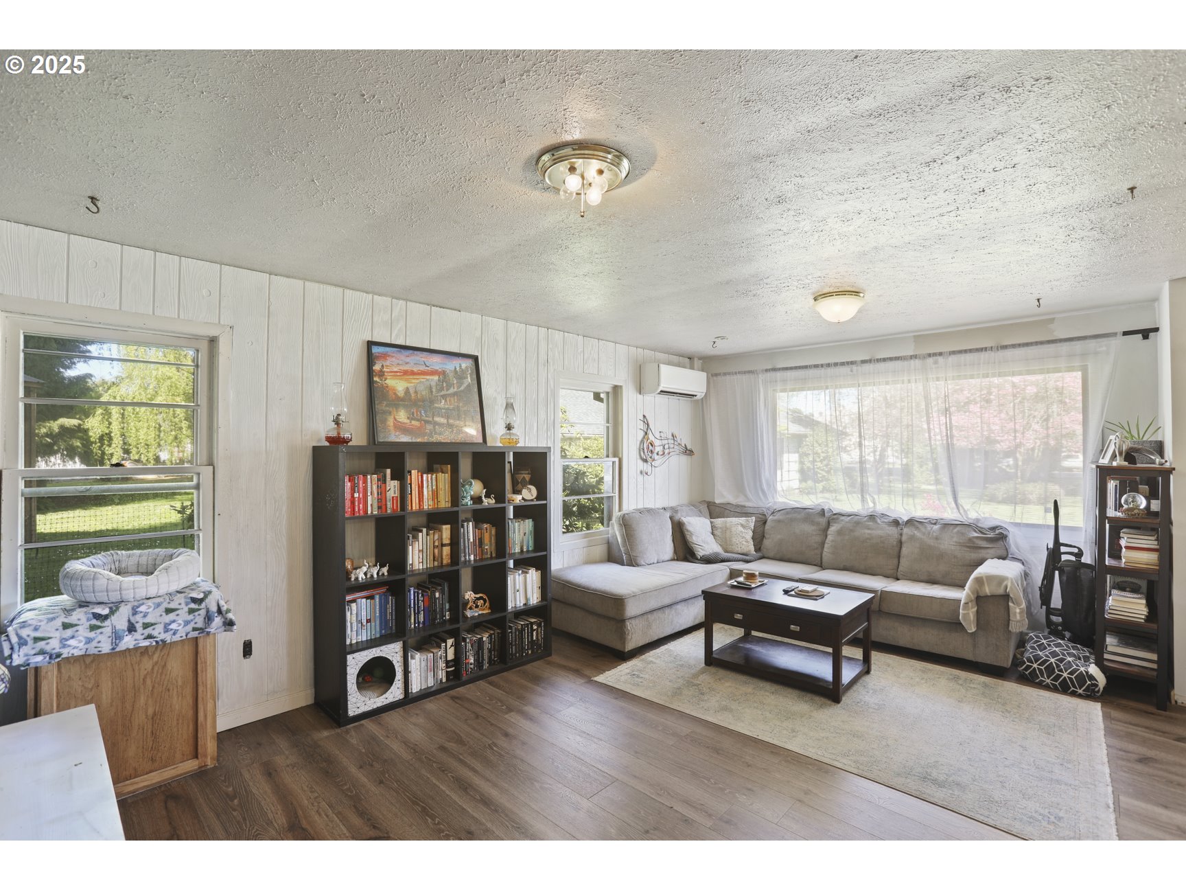 52379 Southwest 4th Street Scappoose, OR 97056 - Photo 18 of 35 Living Room