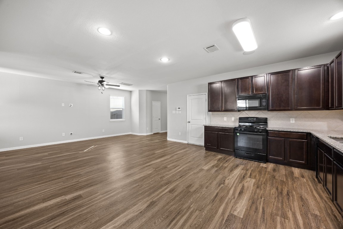 18606 Lansdowne Stream Path Katy, TX 77449 - Photo 22 of 39