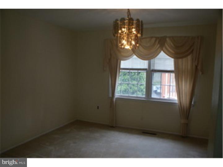 11 North Fork Road Clementon, NJ 08021 - Photo 3 of 14 Dining Room