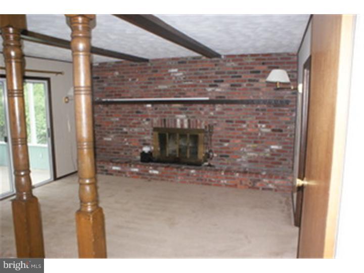 11 North Fork Road Clementon, NJ 08021 - Photo 5 of 14 Family Room