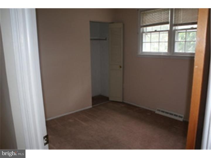 11 North Fork Road Clementon, NJ 08021 - Photo 8 of 14 Bedroom 2