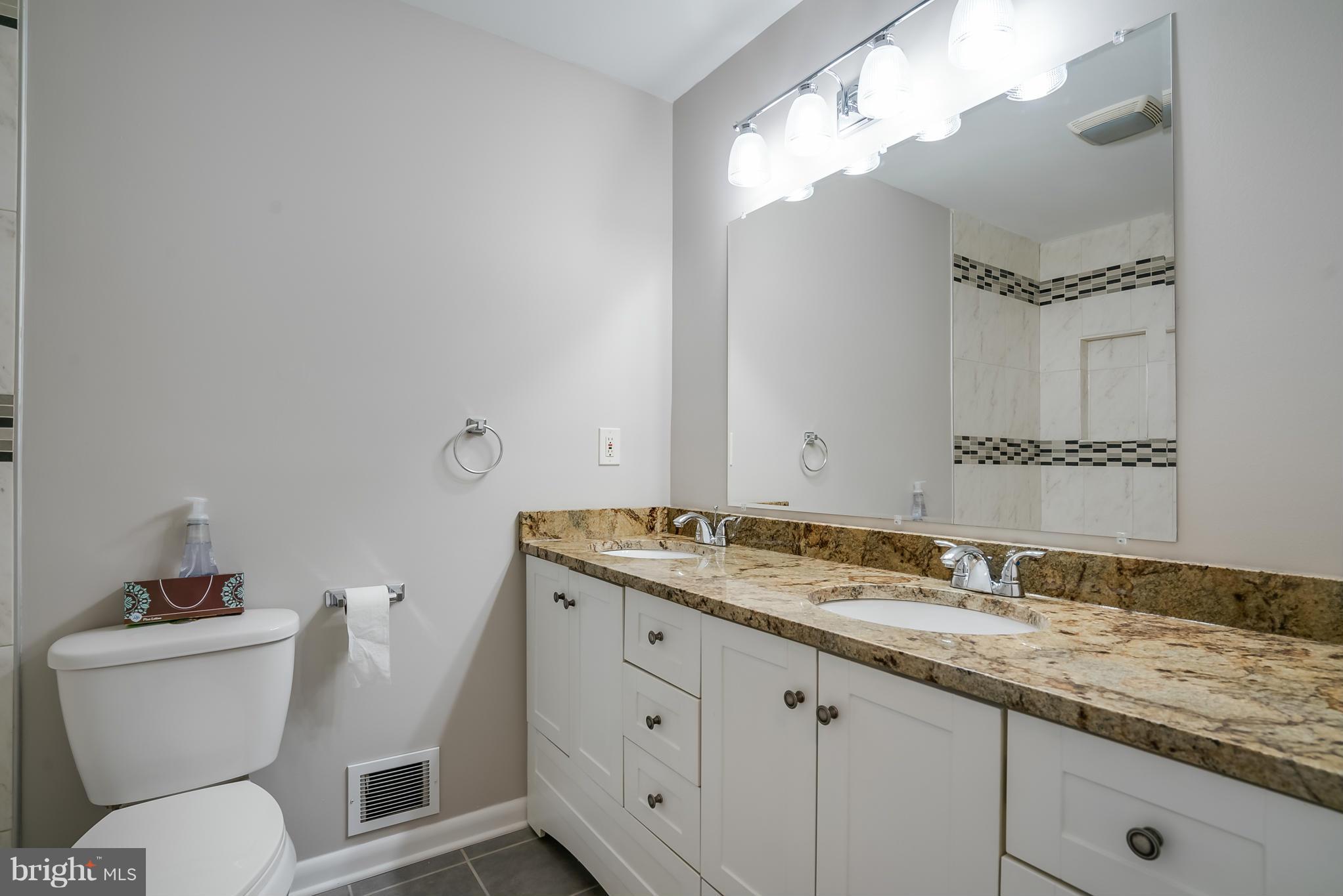 5605 Jason Street Cheverly, MD 20785 - Photo 20 of 30 Upper Level Bath