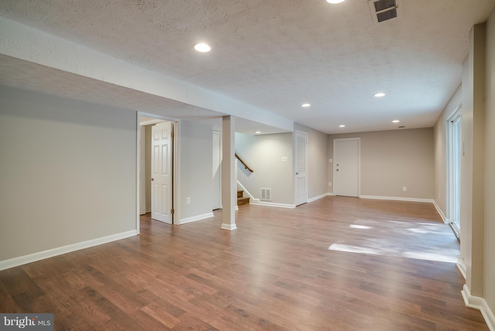 5605 Jason Street Cheverly, MD 20785 - Photo 23 of 30 Living Room