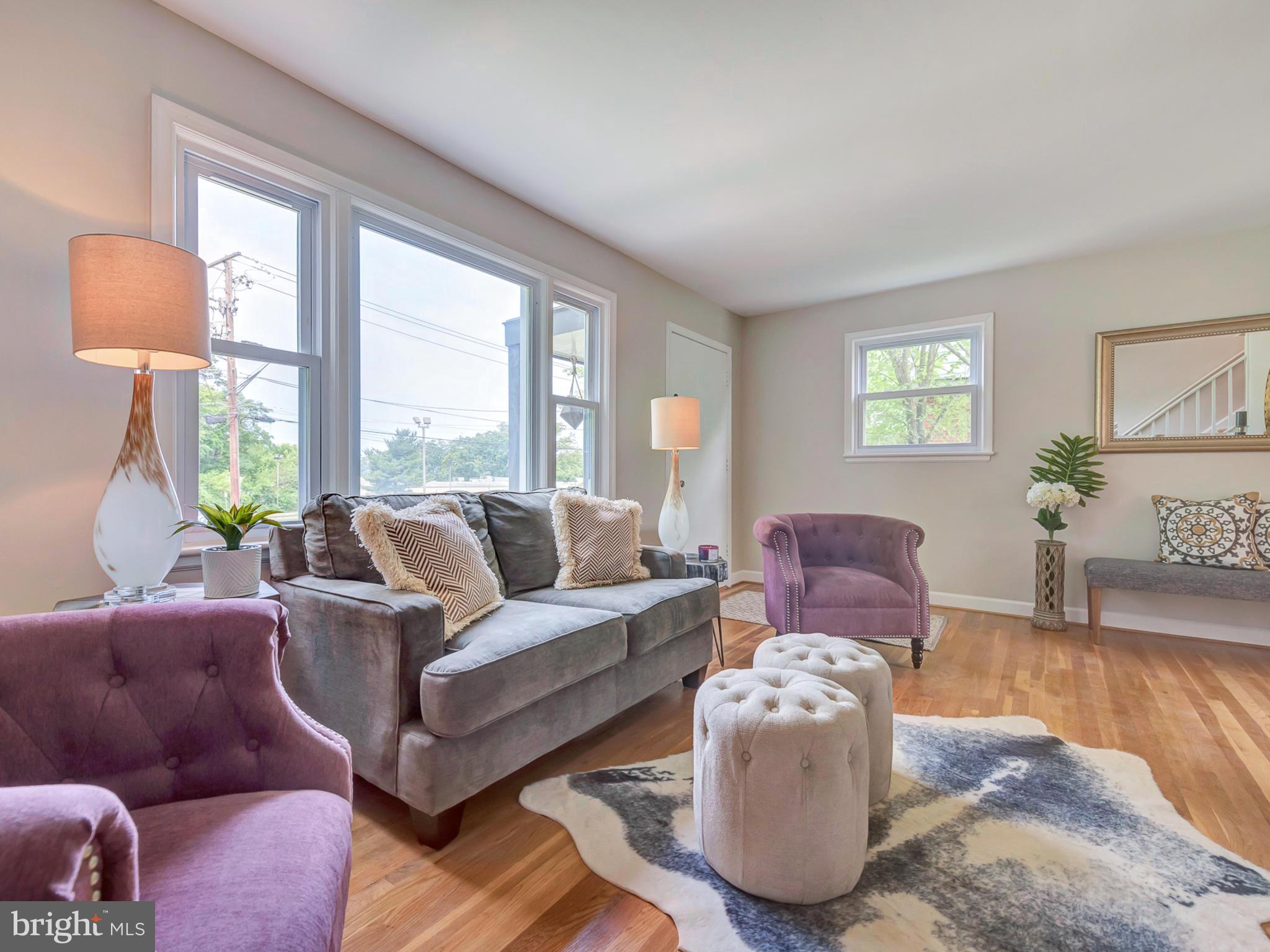 Enjoy your time in this spacious family room