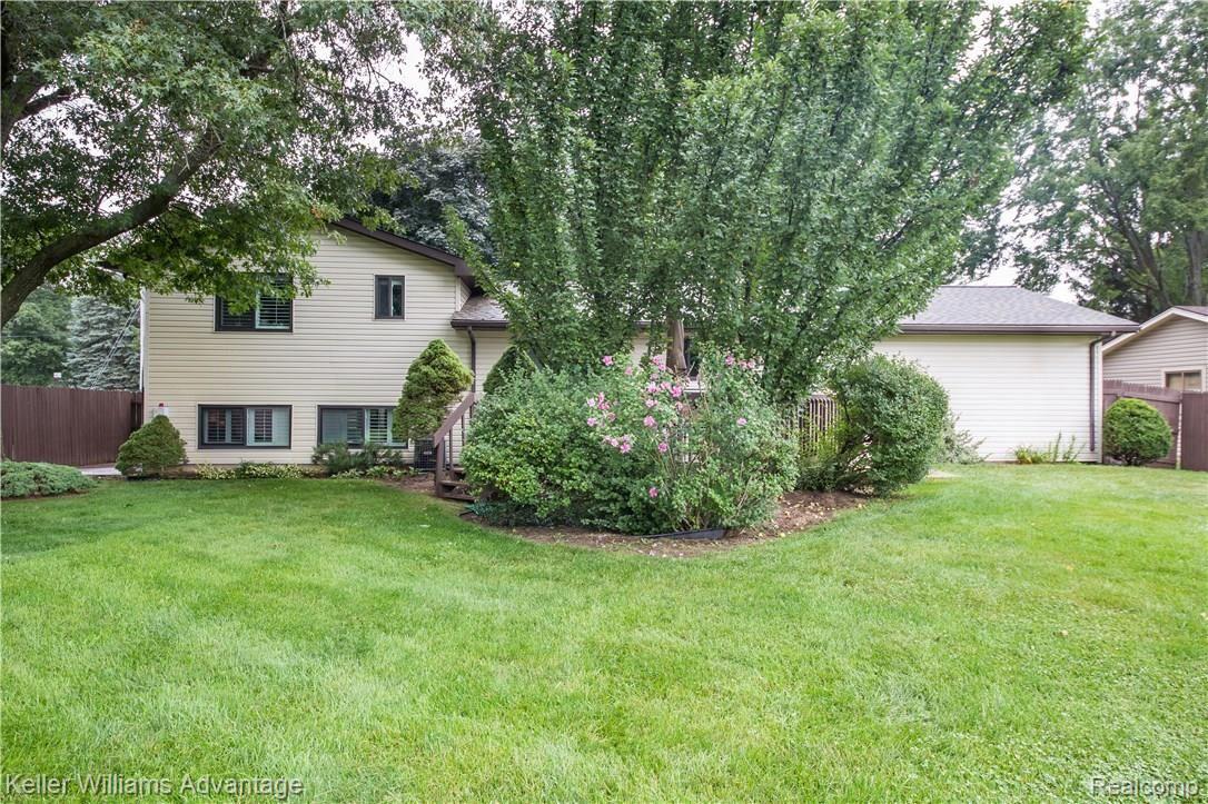 5320 Carroll Lk Road Commerce Township, MI 48382 - Photo 35 of 40 Carroll Lake Rd_5320_Back_04.jpg