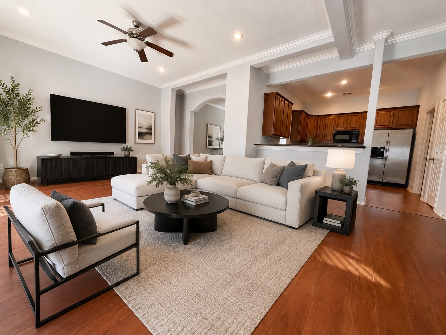 1608 Holman Street Houston, TX 77004 - Photo 13 of 43 Living area
**Digitally Staged**