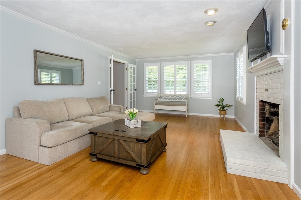 6 Raven Road Canton, MA 02021 - Photo 4 of 18