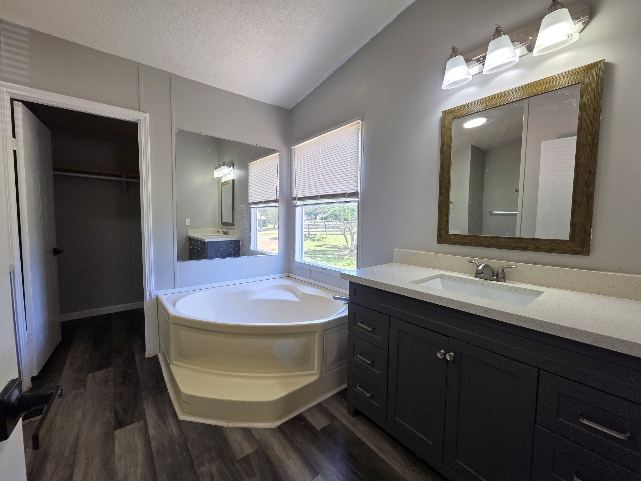 12121 Old County Road Willis, TX 77378 - Photo 12 of 16 Primary bath