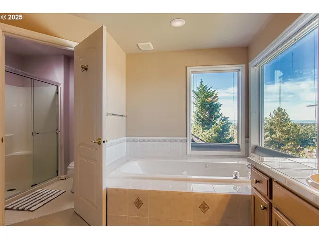 $738,000 | 6340 Southwest 166th Place, Beaverton, OR 97007