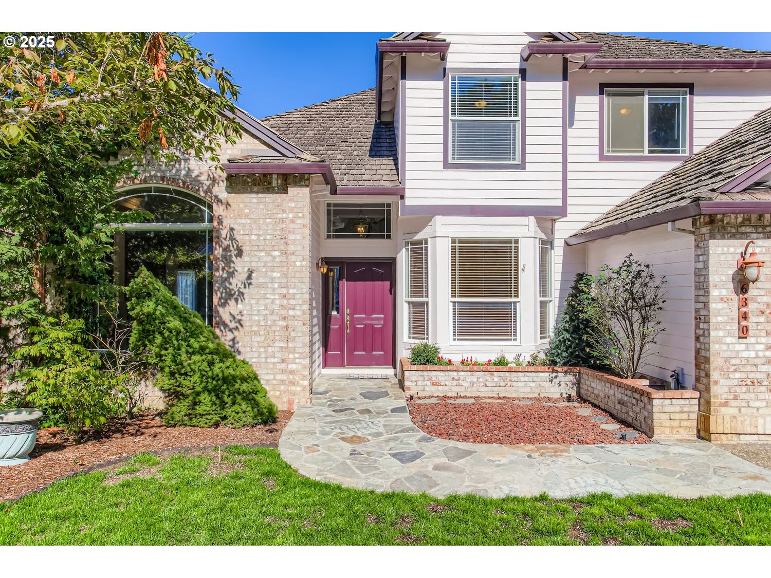 6340 Southwest 166th Place Beaverton, OR 97007 - Photo 3 of 26