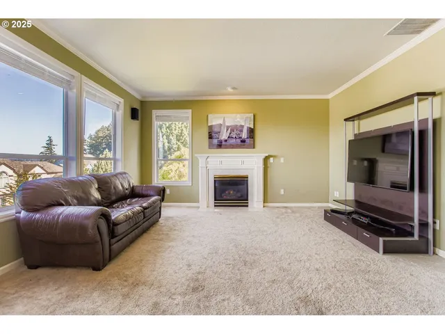 $738,000 | 6340 Southwest 166th Place, Beaverton, OR 97007