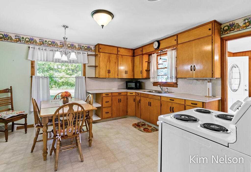 7692 South 80th Avenue Rothbury, MI 49452 - Photo 16 of 39 7692S.80th-17LoRes
