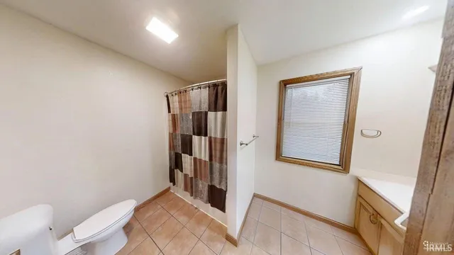 $529,900 | 2389 South Whitley Road, Columbia City, IN 46725