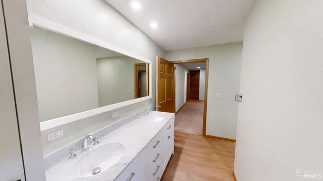 $529,900 | 2389 South Whitley Road, Columbia City, IN 46725