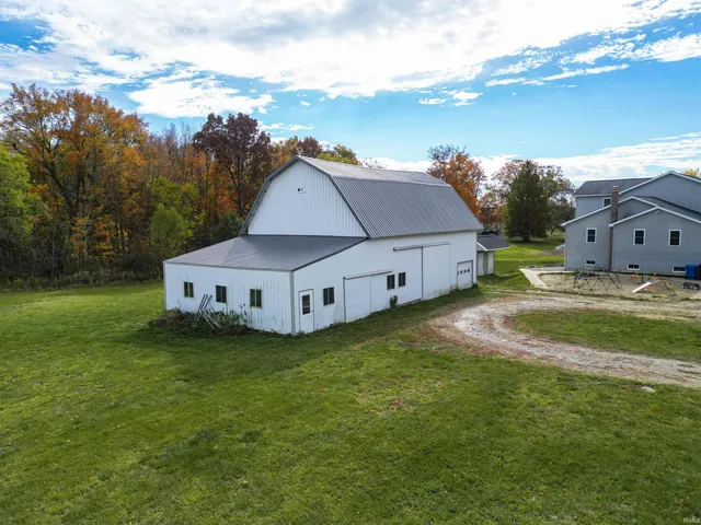 $529,900 | 2389 South Whitley Road, Columbia City, IN 46725