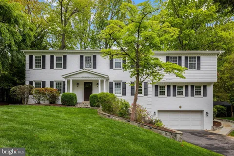 $1,600,000 | 2006 Carriage Court, Vienna, VA 22181
