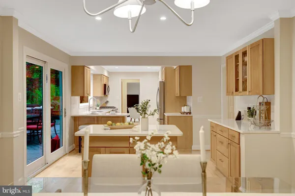 $1,600,000 | 2006 Carriage Court, Vienna, VA 22181