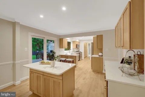 $1,600,000 | 2006 Carriage Court, Vienna, VA 22181