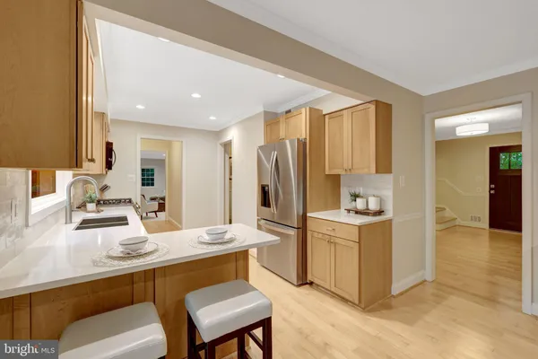 $1,600,000 | 2006 Carriage Court, Vienna, VA 22181