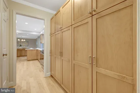 $1,600,000 | 2006 Carriage Court, Vienna, VA 22181