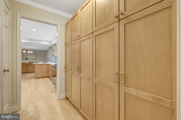 $1,600,000 | 2006 Carriage Court, Vienna, VA 22181
