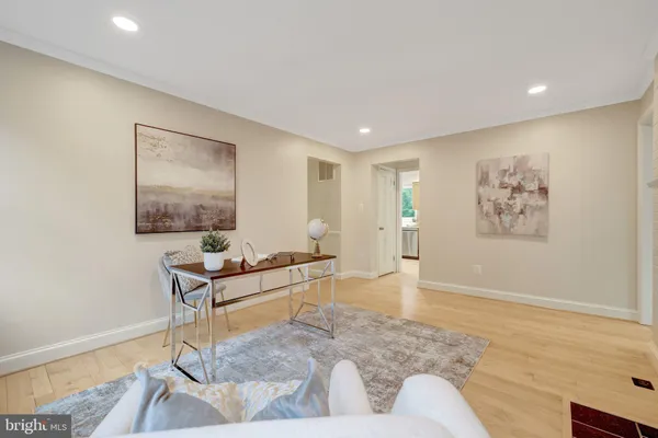 $1,600,000 | 2006 Carriage Court, Vienna, VA 22181