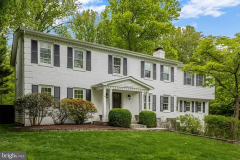 $1,600,000 | 2006 Carriage Court, Vienna, VA 22181