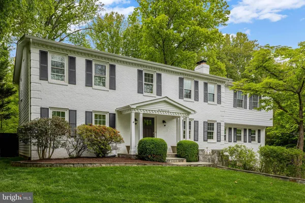 $1,600,000 | 2006 Carriage Court, Vienna, VA 22181