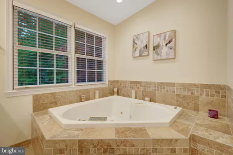 $1,600,000 | 2006 Carriage Court, Vienna, VA 22181