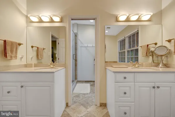 $1,600,000 | 2006 Carriage Court, Vienna, VA 22181