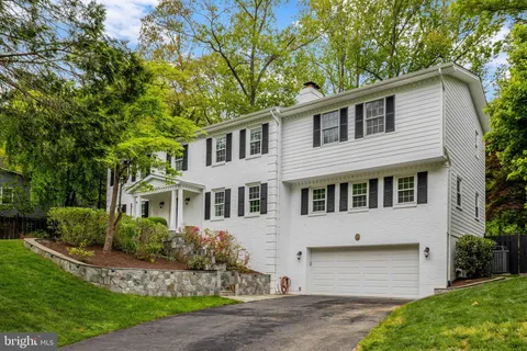 $1,600,000 | 2006 Carriage Court, Vienna, VA 22181