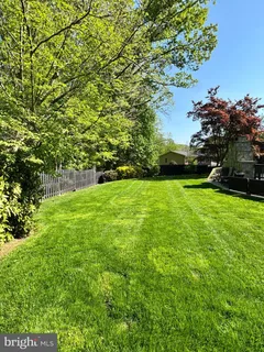 $1,600,000 | 2006 Carriage Court, Vienna, VA 22181