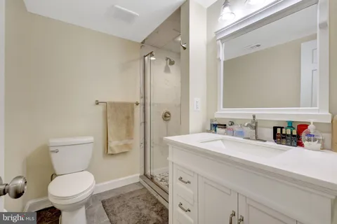 $1,600,000 | 2006 Carriage Court, Vienna, VA 22181