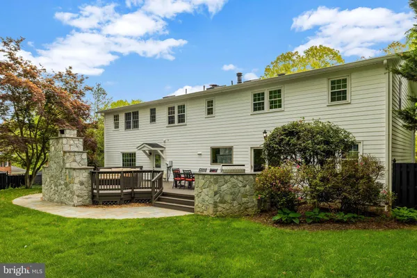 $1,600,000 | 2006 Carriage Court, Vienna, VA 22181