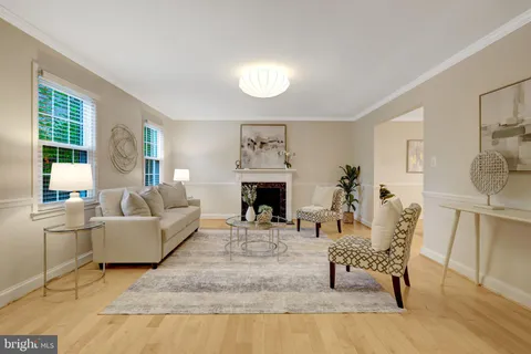 $1,600,000 | 2006 Carriage Court, Vienna, VA 22181