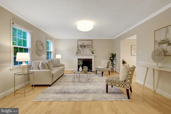 $1,600,000 | 2006 Carriage Court, Vienna, VA 22181