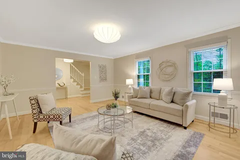 $1,600,000 | 2006 Carriage Court, Vienna, VA 22181