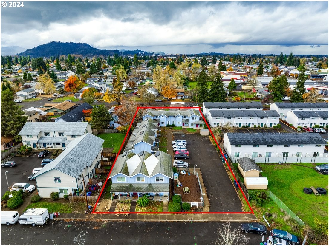 249 South 41st Place Springfield, OR 97478 - Photo 1 of 17 an aerial view of a