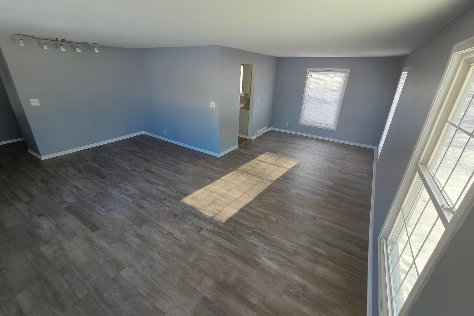 2521 Geele Avenue Sheboygan, WI 53083 - Photo 7 of 27 Living room