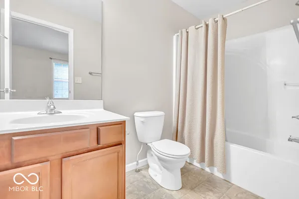 $207,500 | 1250 West Adams Hill Circle, Unit 503, Bloomington, IN 47403