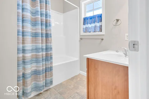 $210,000 | 1250 West Adams Hill Circle, Unit 503, Bloomington, IN 47403