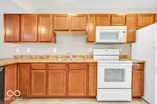 $210,000 | 1250 West Adams Hill Circle, Unit 503, Bloomington, IN 47403